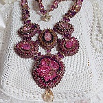 Plastron Crystal Majestic Haute Couture brod&eacute; avec des perles cristal Swarovski, perles verre de boh&egrave;me et rocailles 